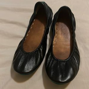 Size 9 black Tieks